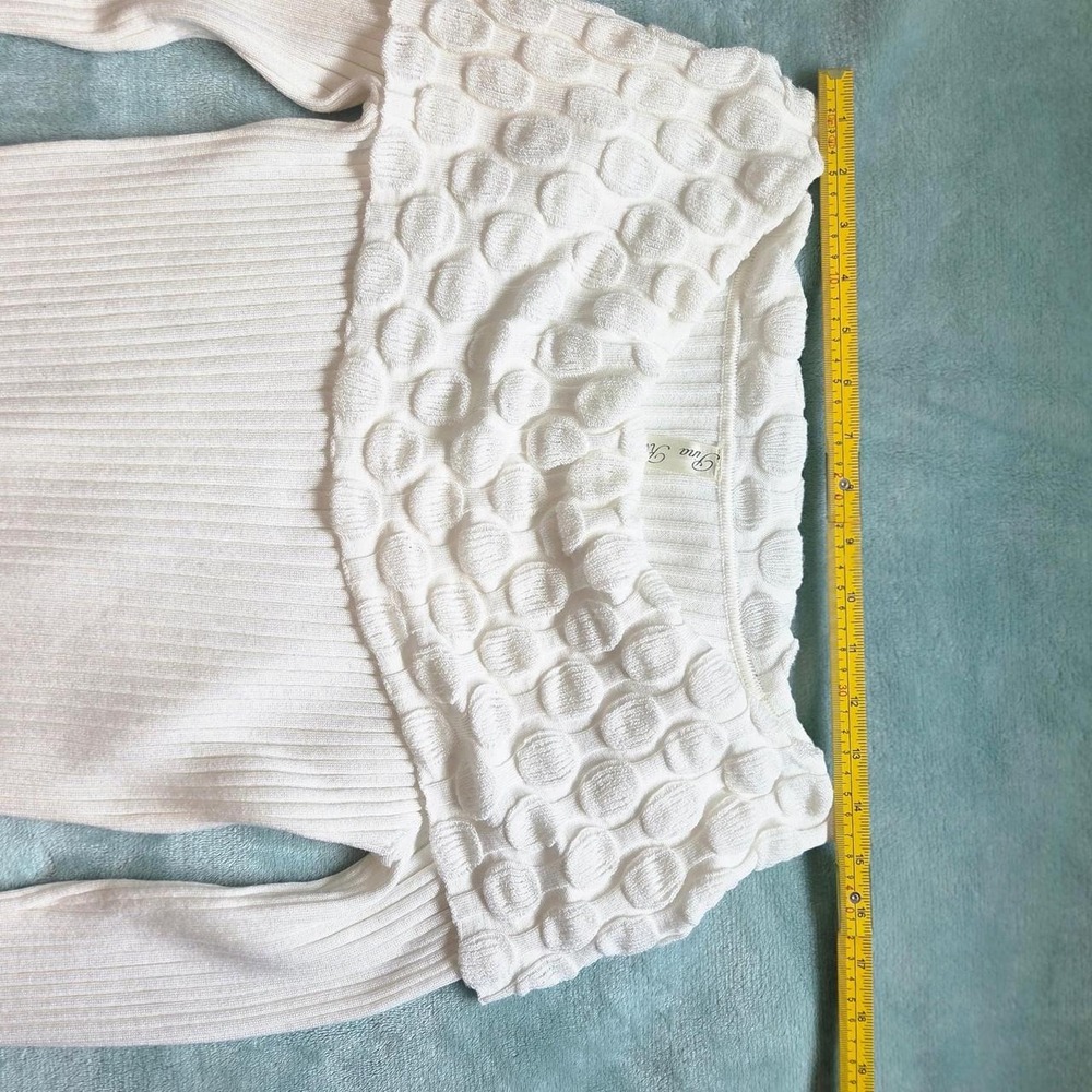 Off while ribbed Off the shoulder. Size xl petite on smaller size - Picture 4 of 7